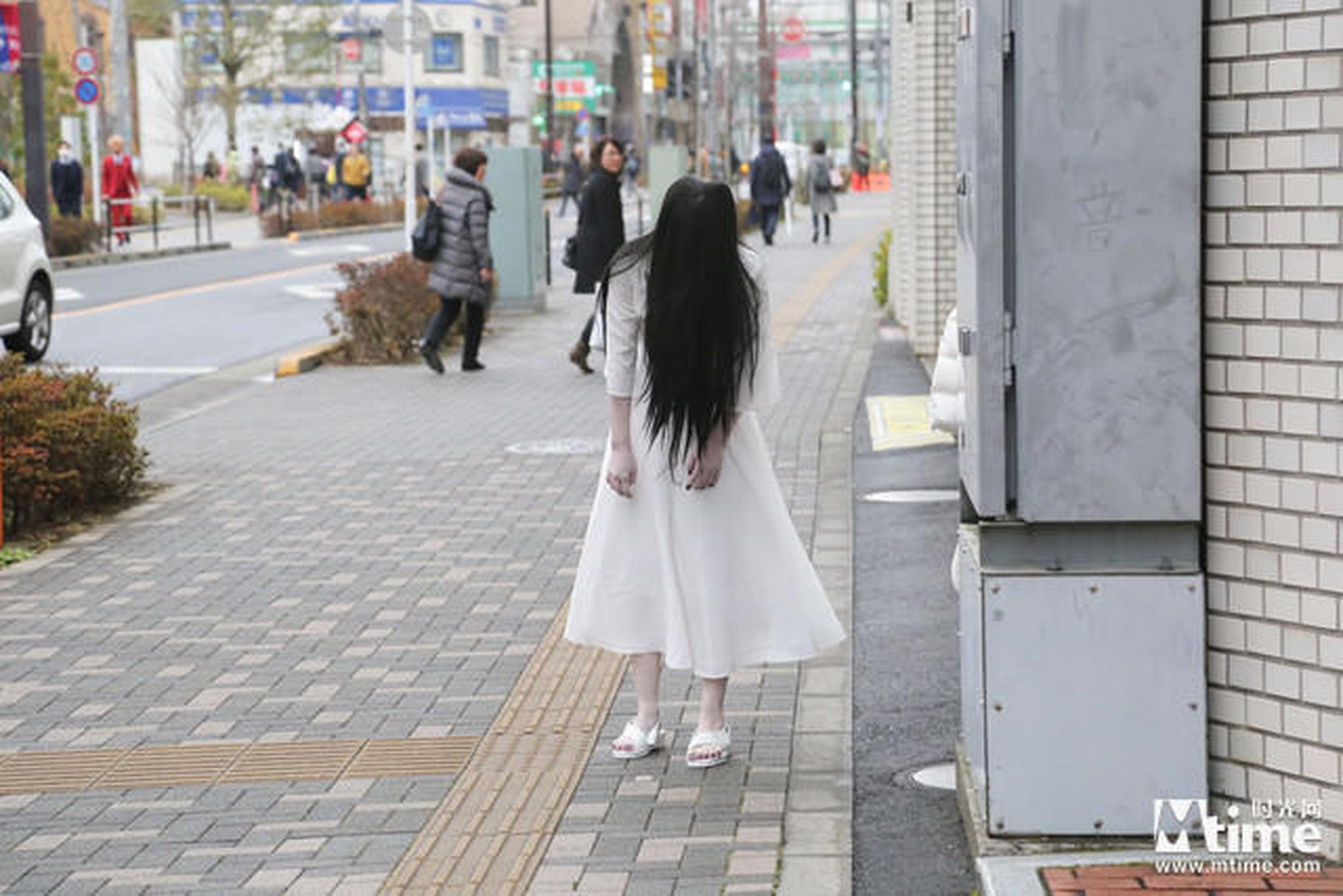 贞子出没街头