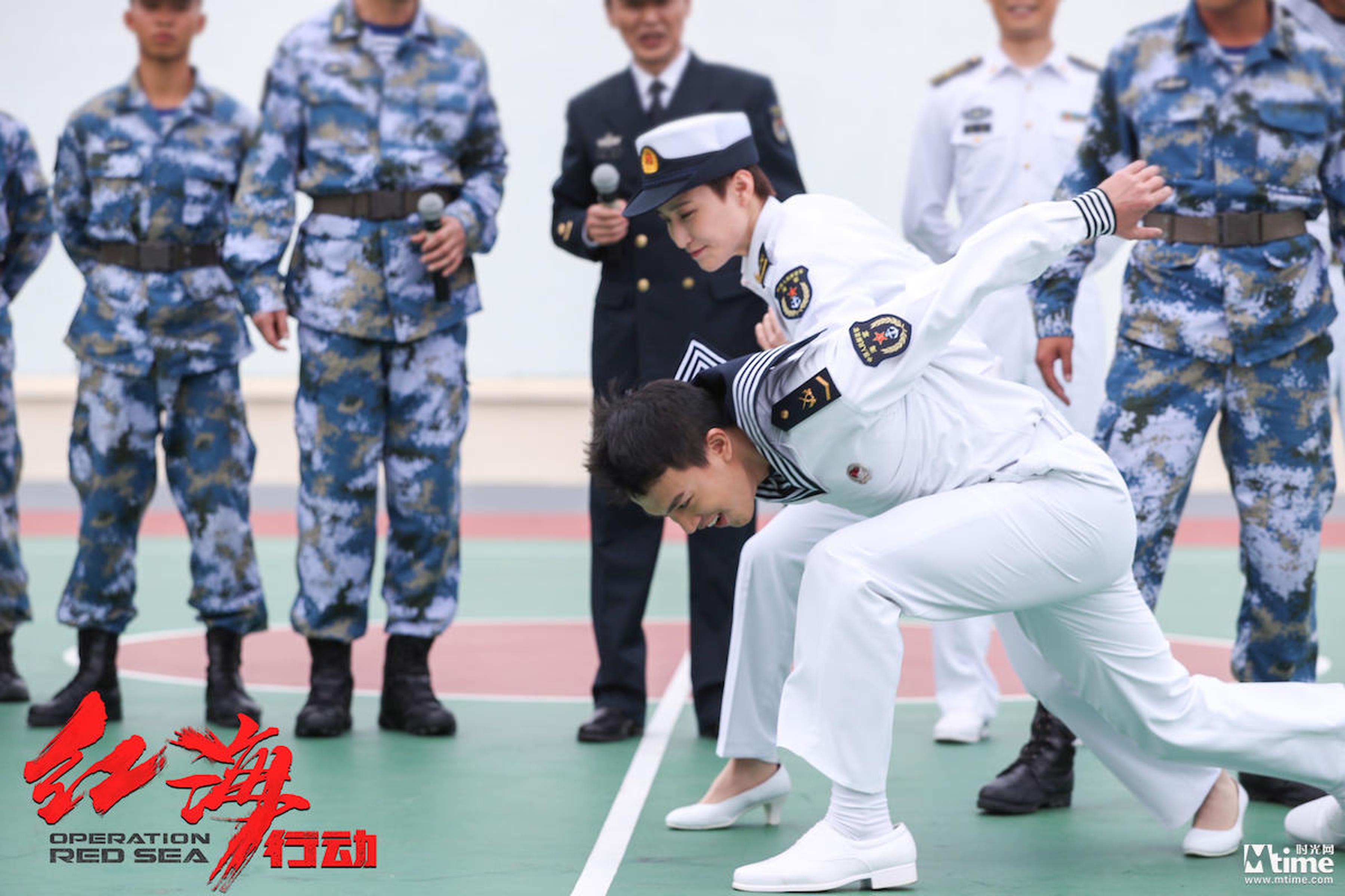 《红海行动》蒋璐霞尹昉学擒拿