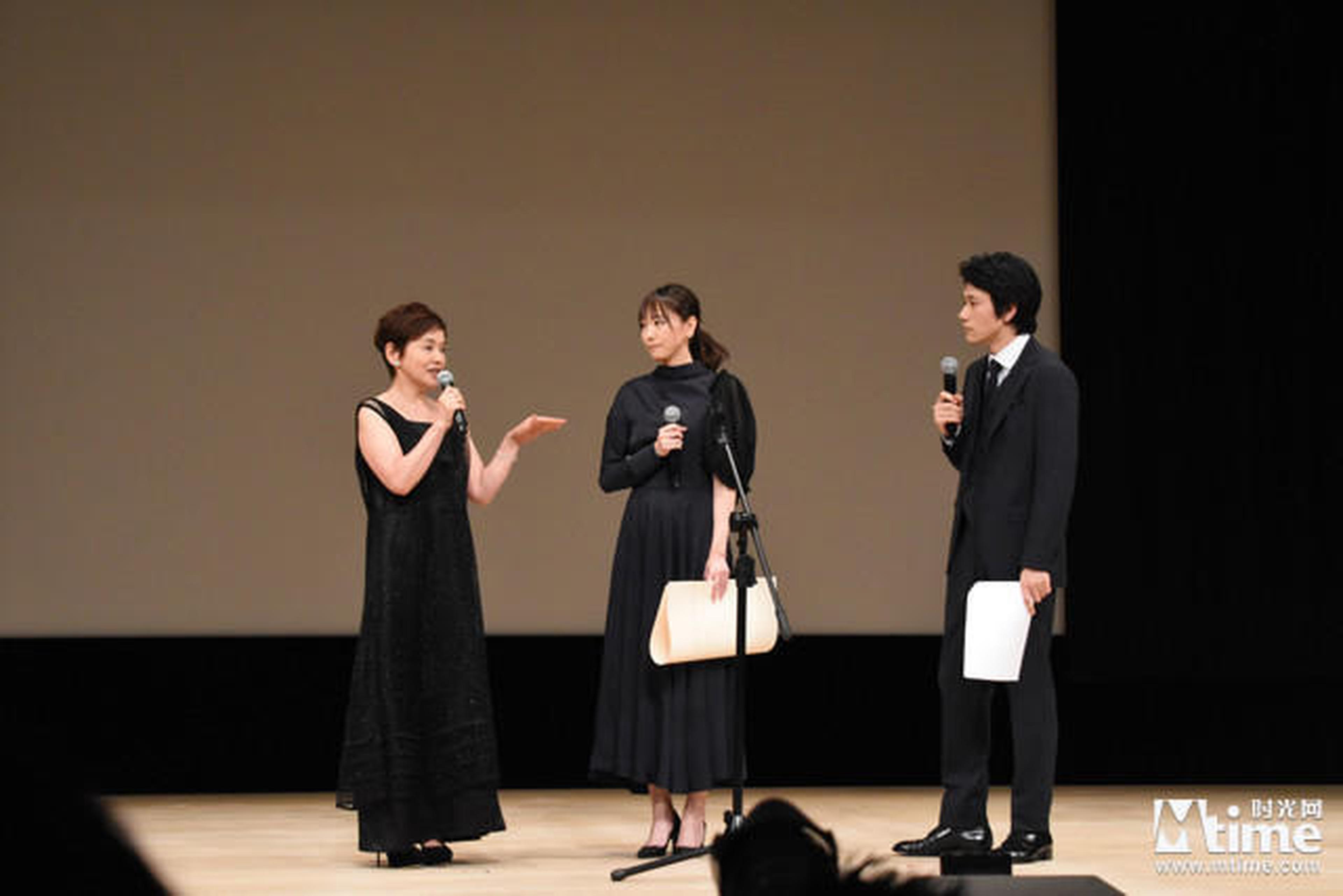 大竹忍、新垣结衣和松山研一