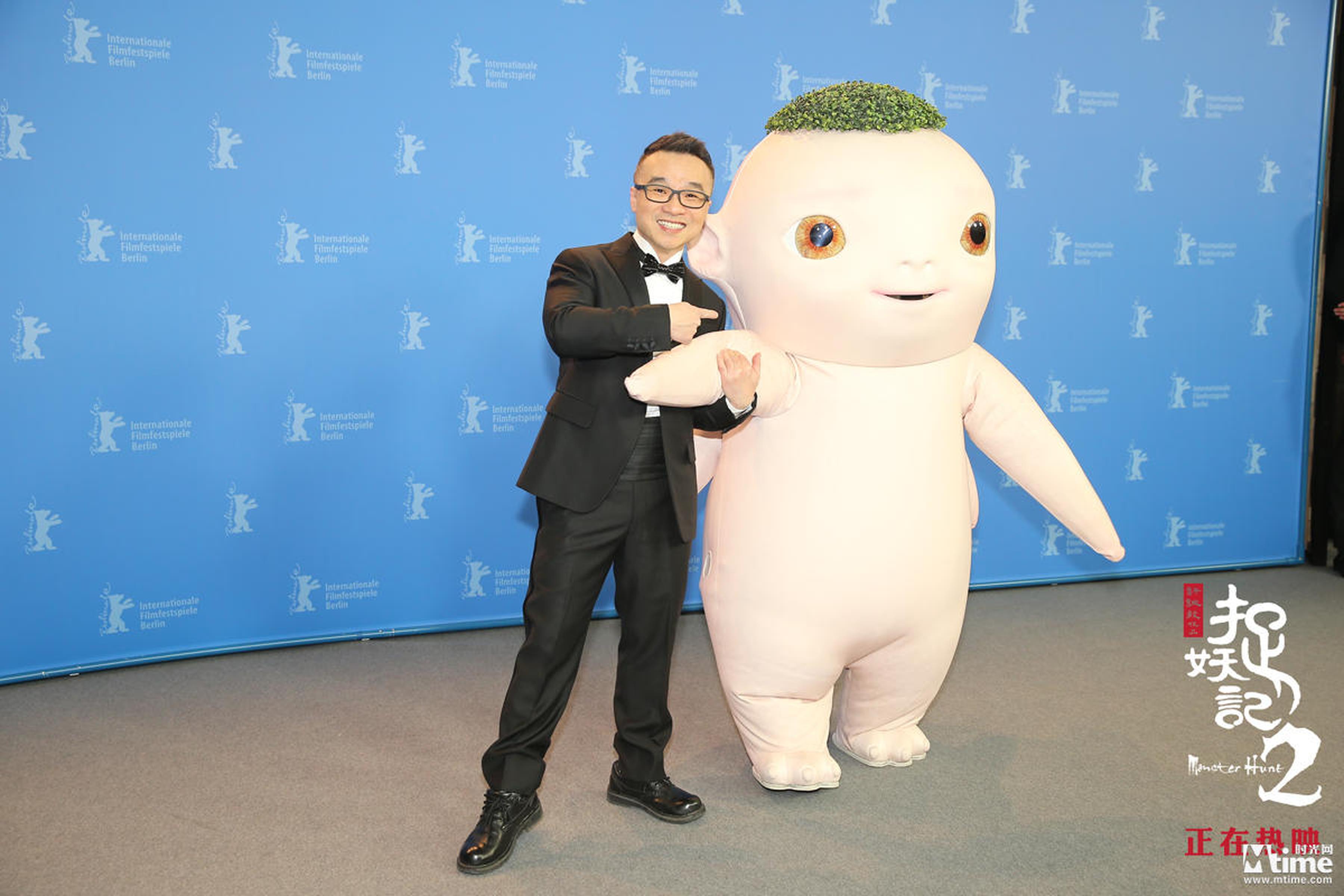 许诚毅与胡巴亲密互动