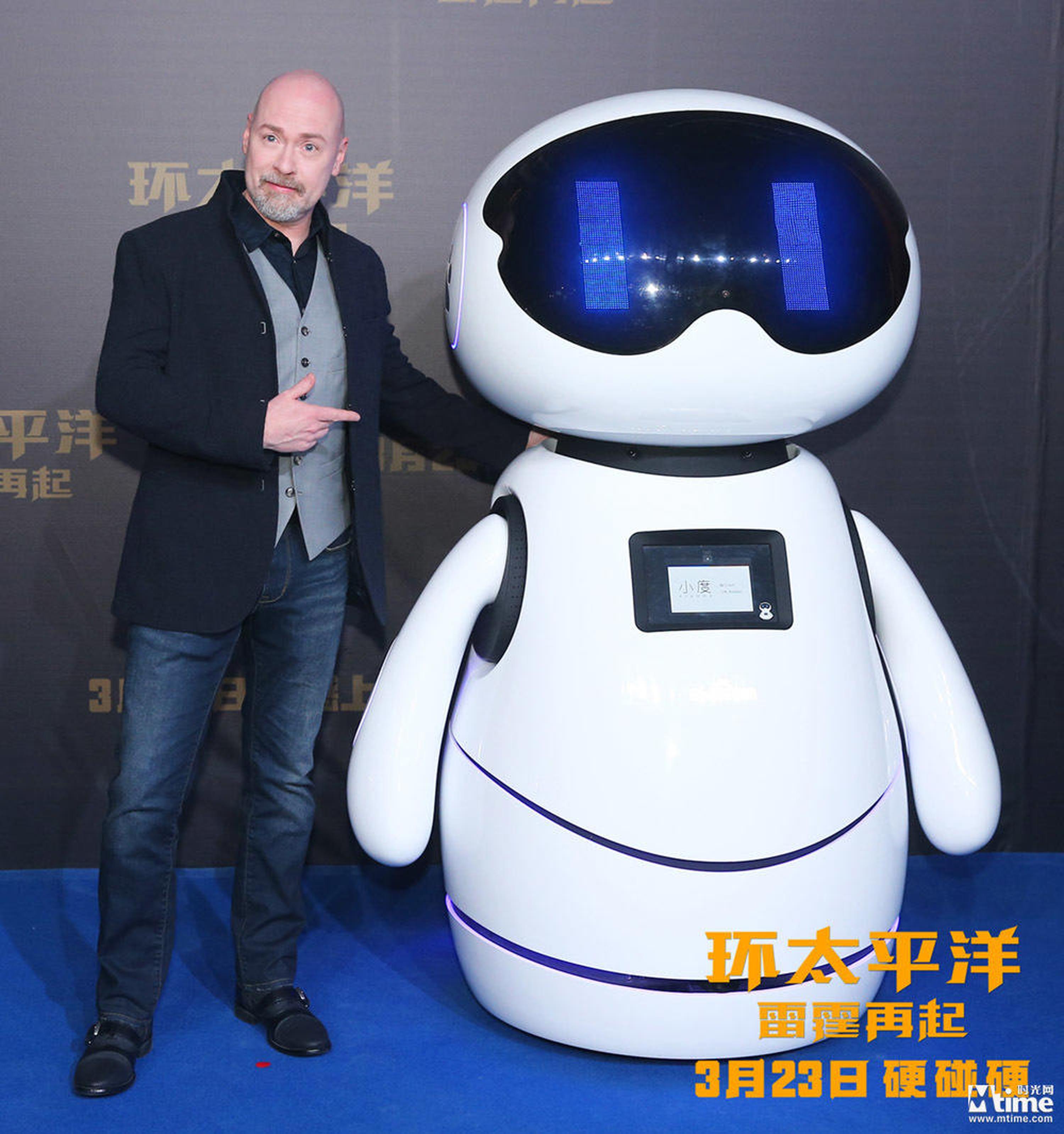 导演斯科特·S·迪奈特亮相红毯