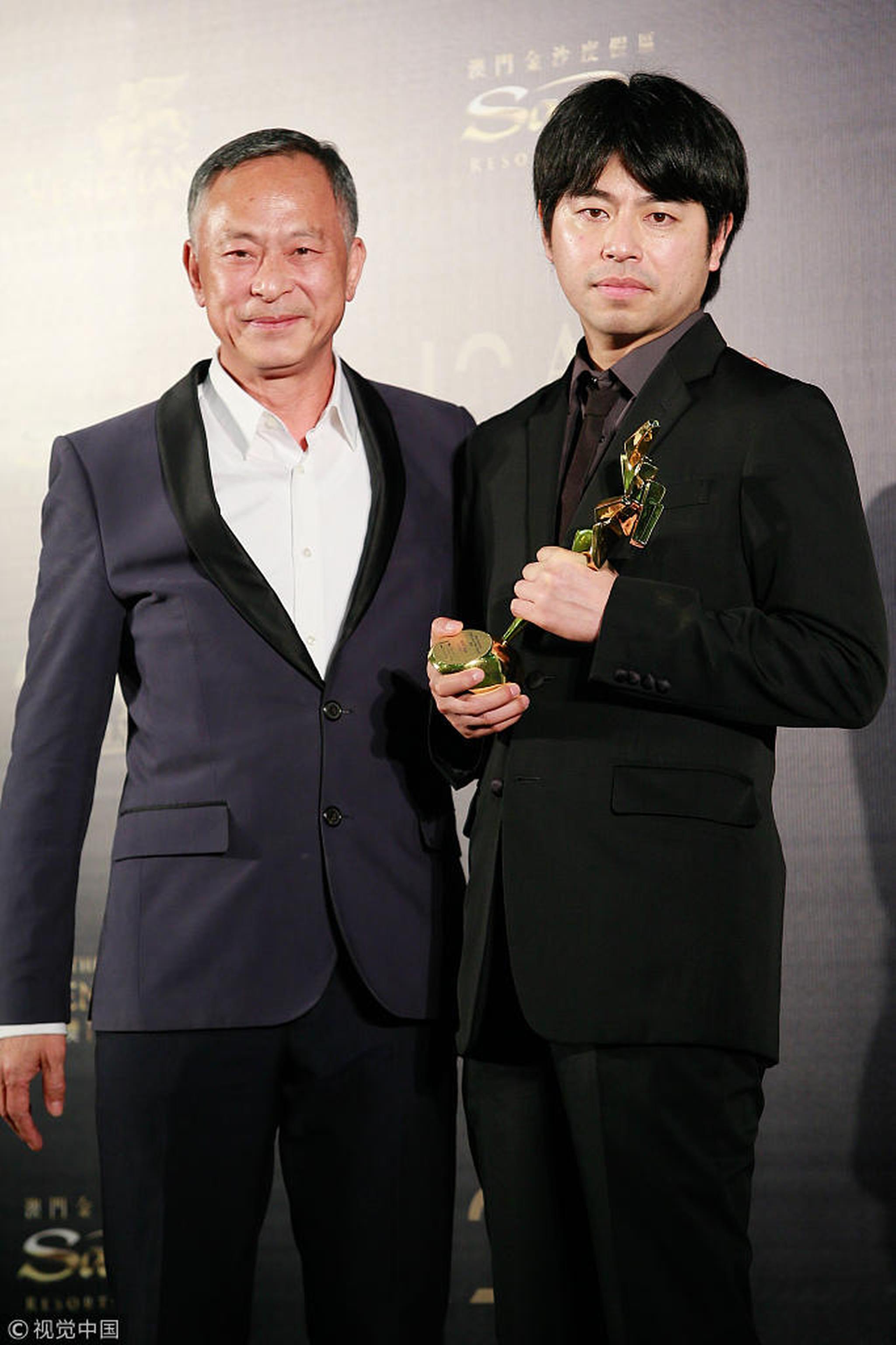 杜琪峰与最佳导演石井裕也《夜空总有最大密度的蓝色》