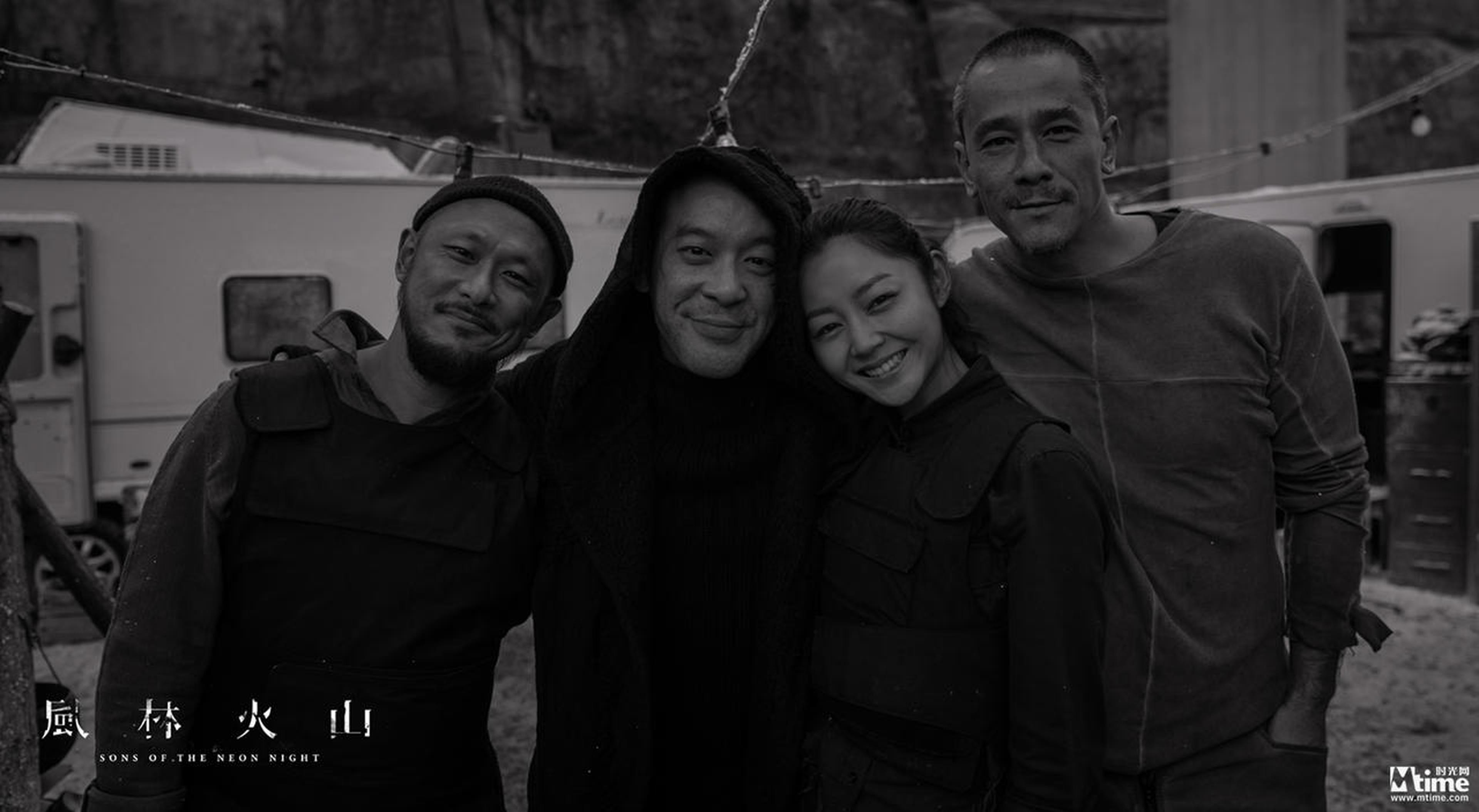 左起：蔡德才、麦浚龙、卫诗雅、吴嘉龙杀青合影，三位演员更因此次合作成为好友