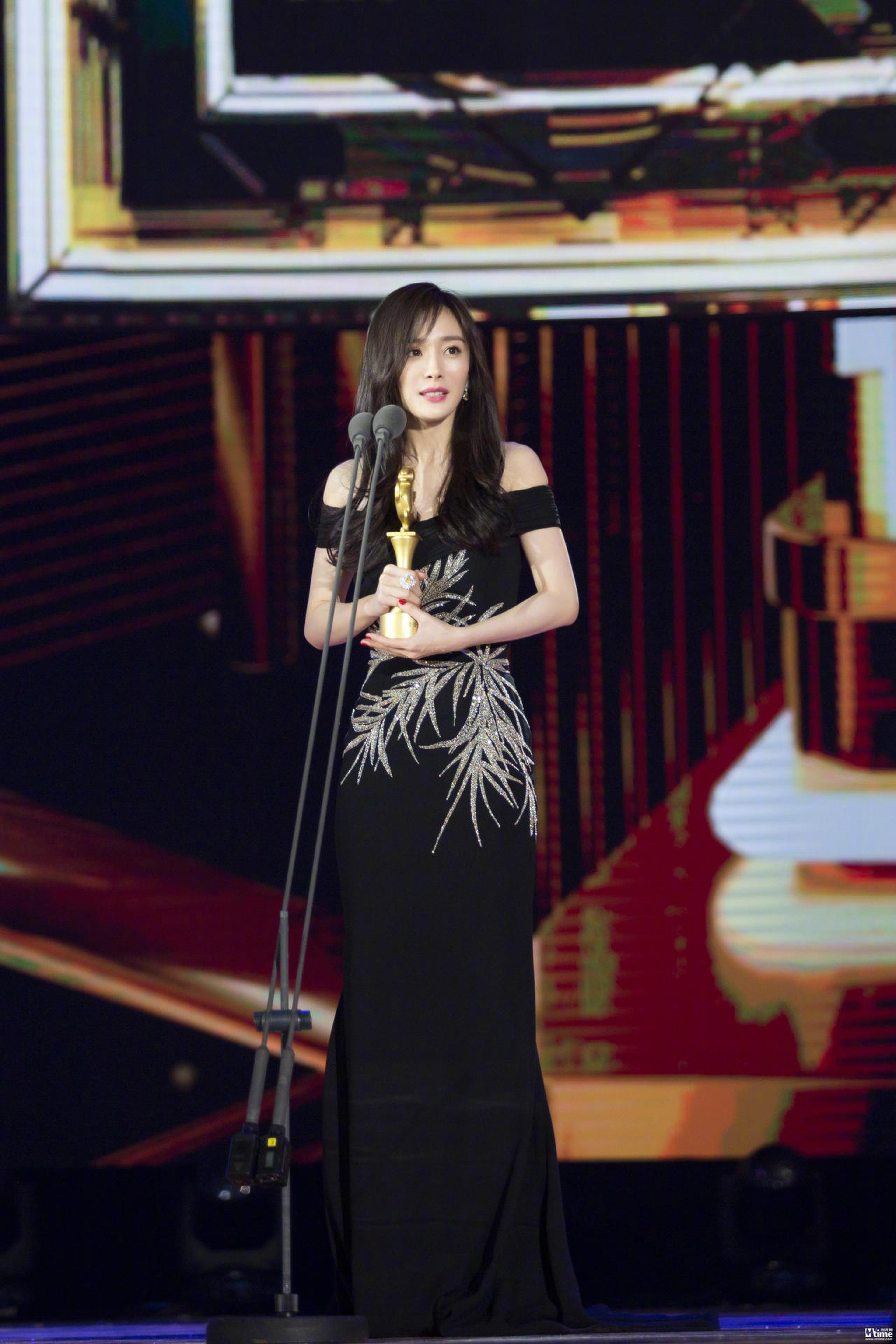《绣春刀II：修罗战场》演员杨幂获得最受大学生欢迎女演员奖
