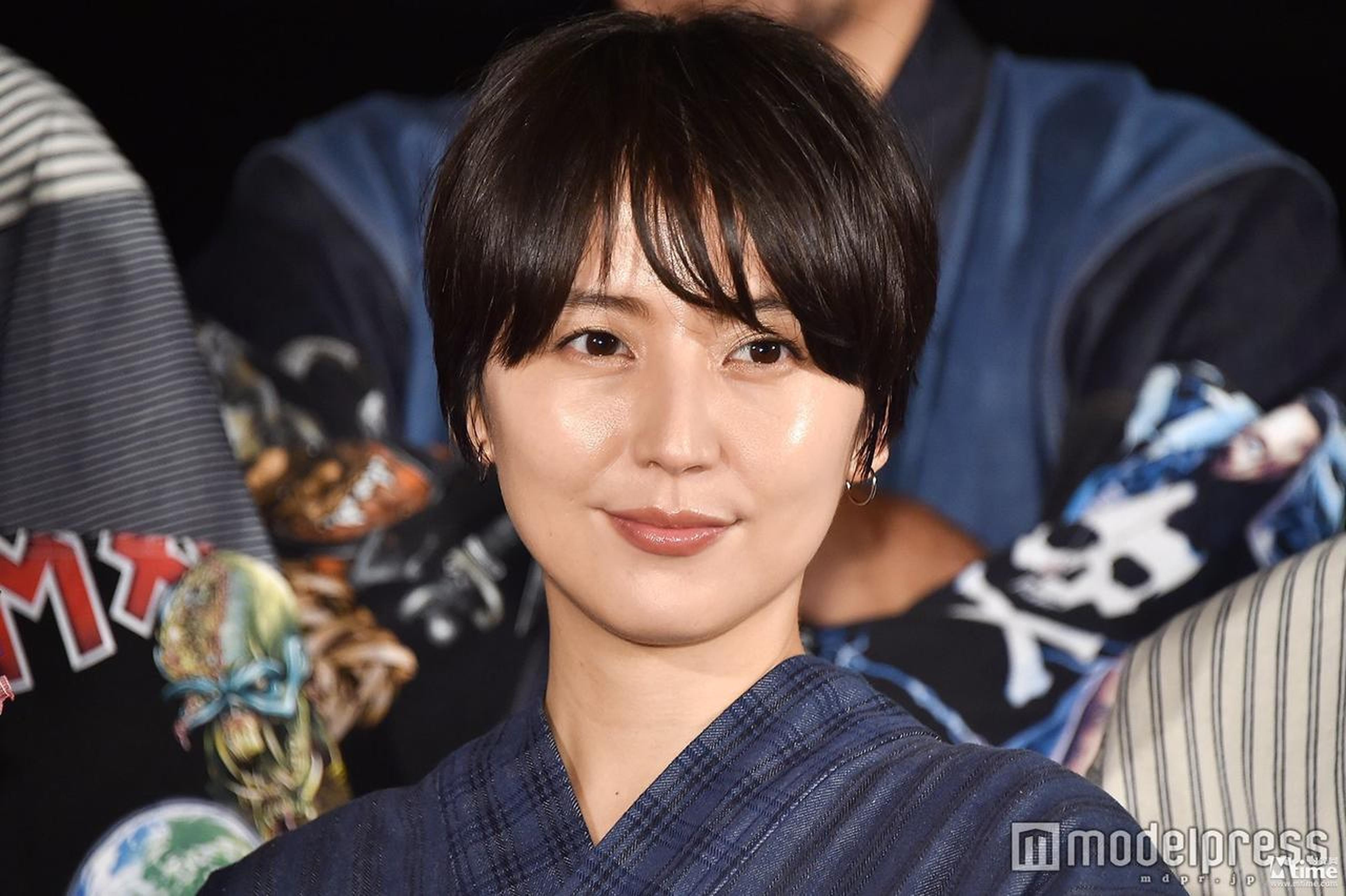 短发长泽雅美