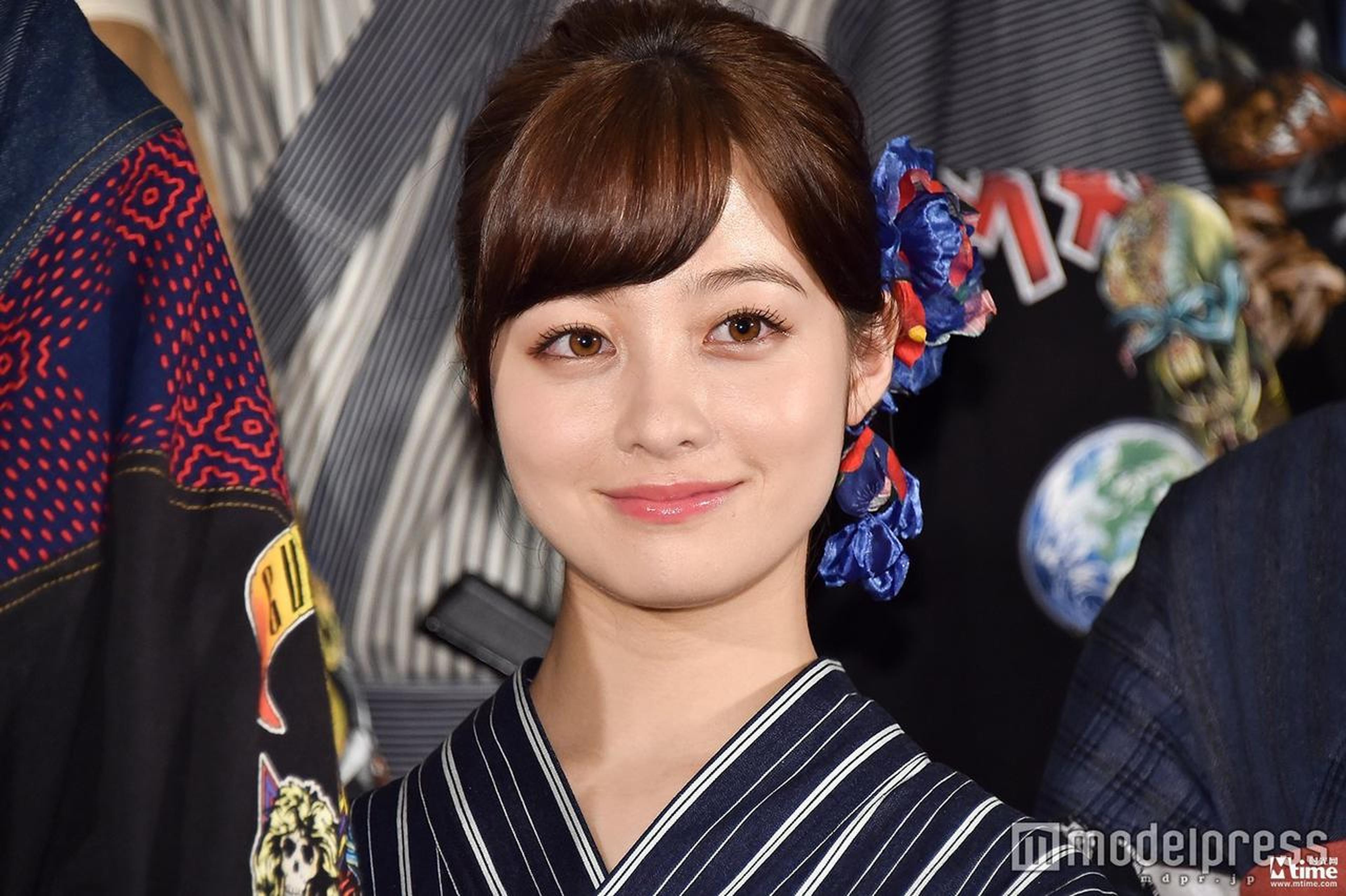 “千年一遇”美少女桥本环奈