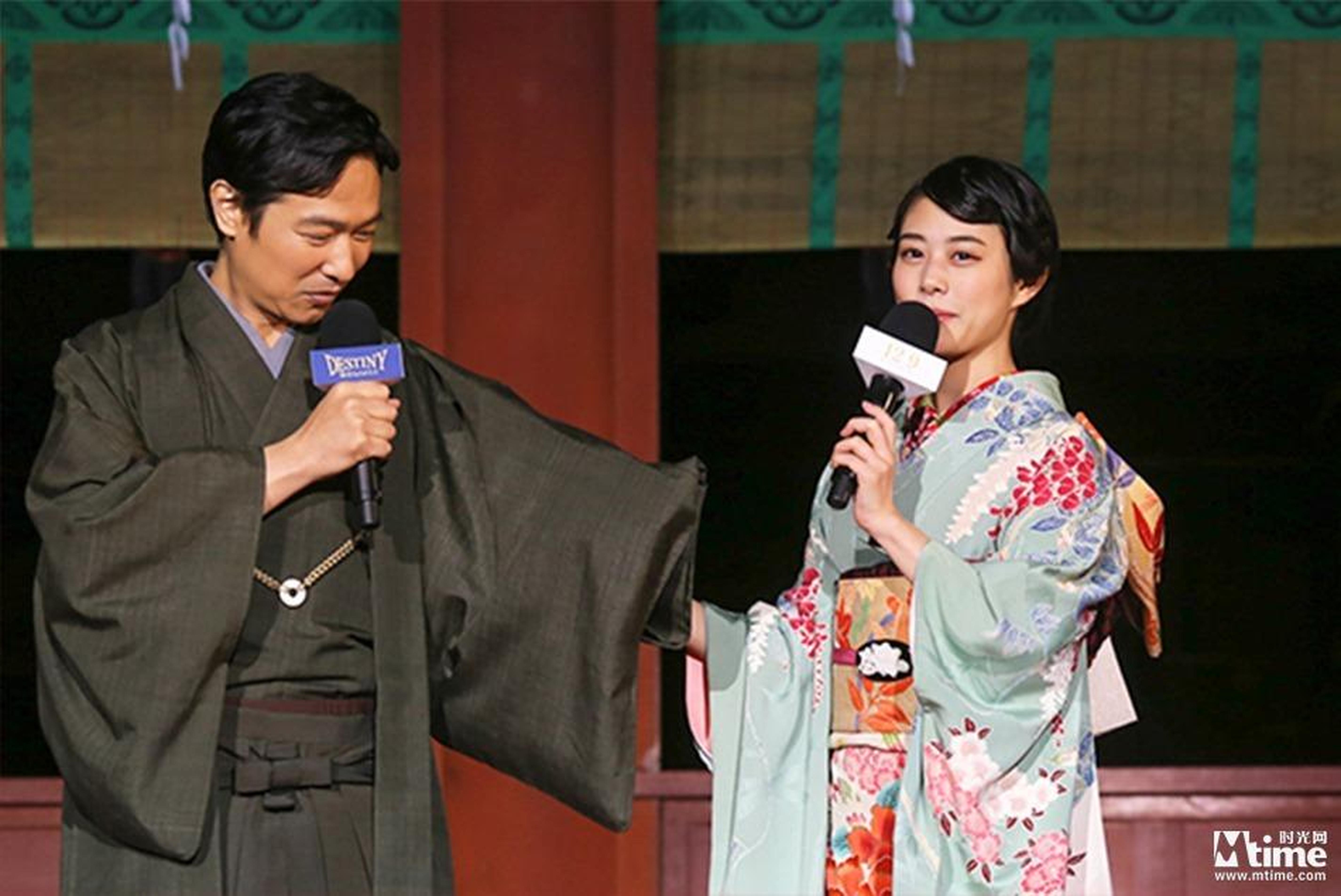 堺雅人高畑充希现身镰仓首映试映会