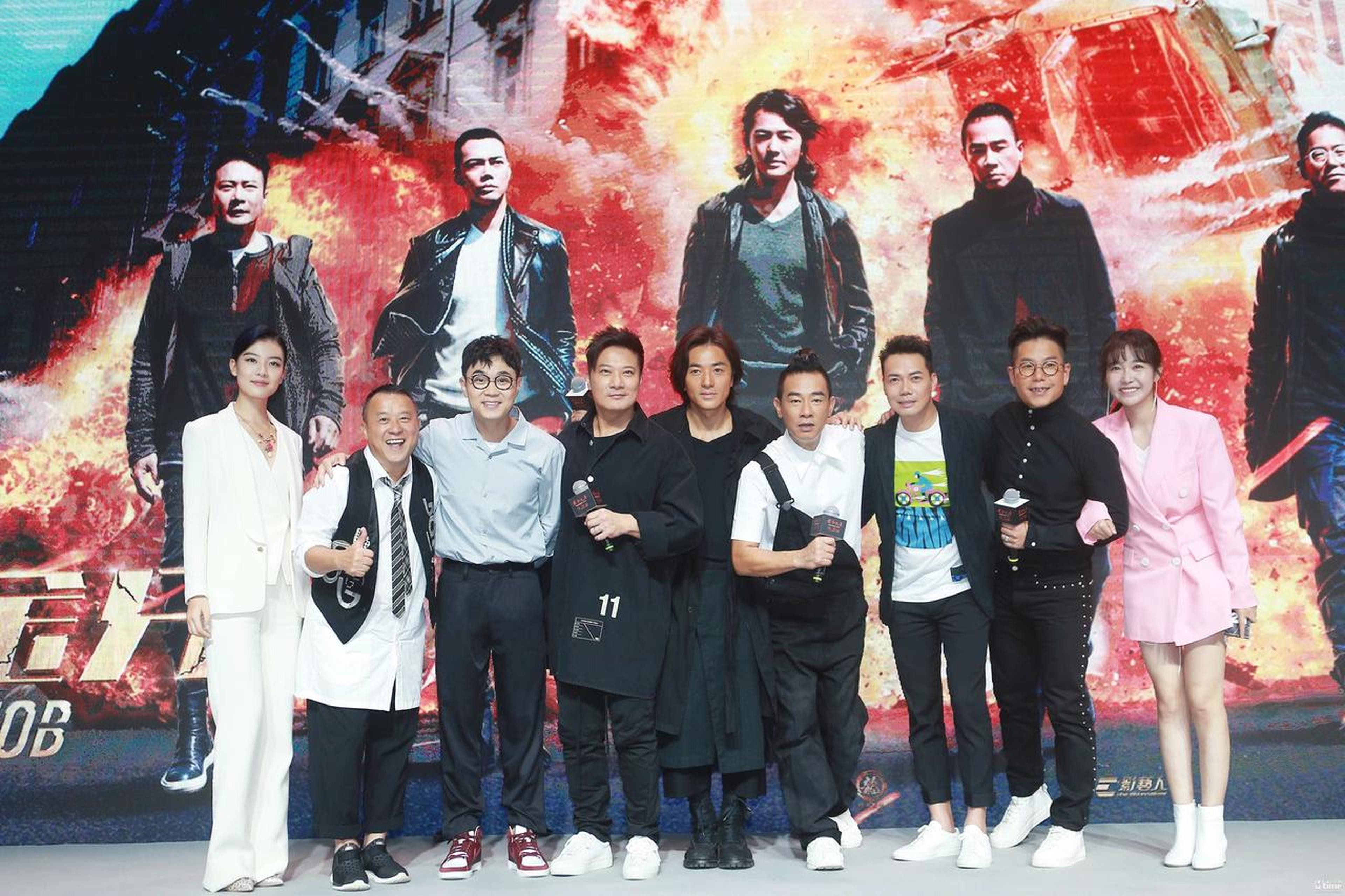 大鹏化身粉丝为黄金兄弟站台
