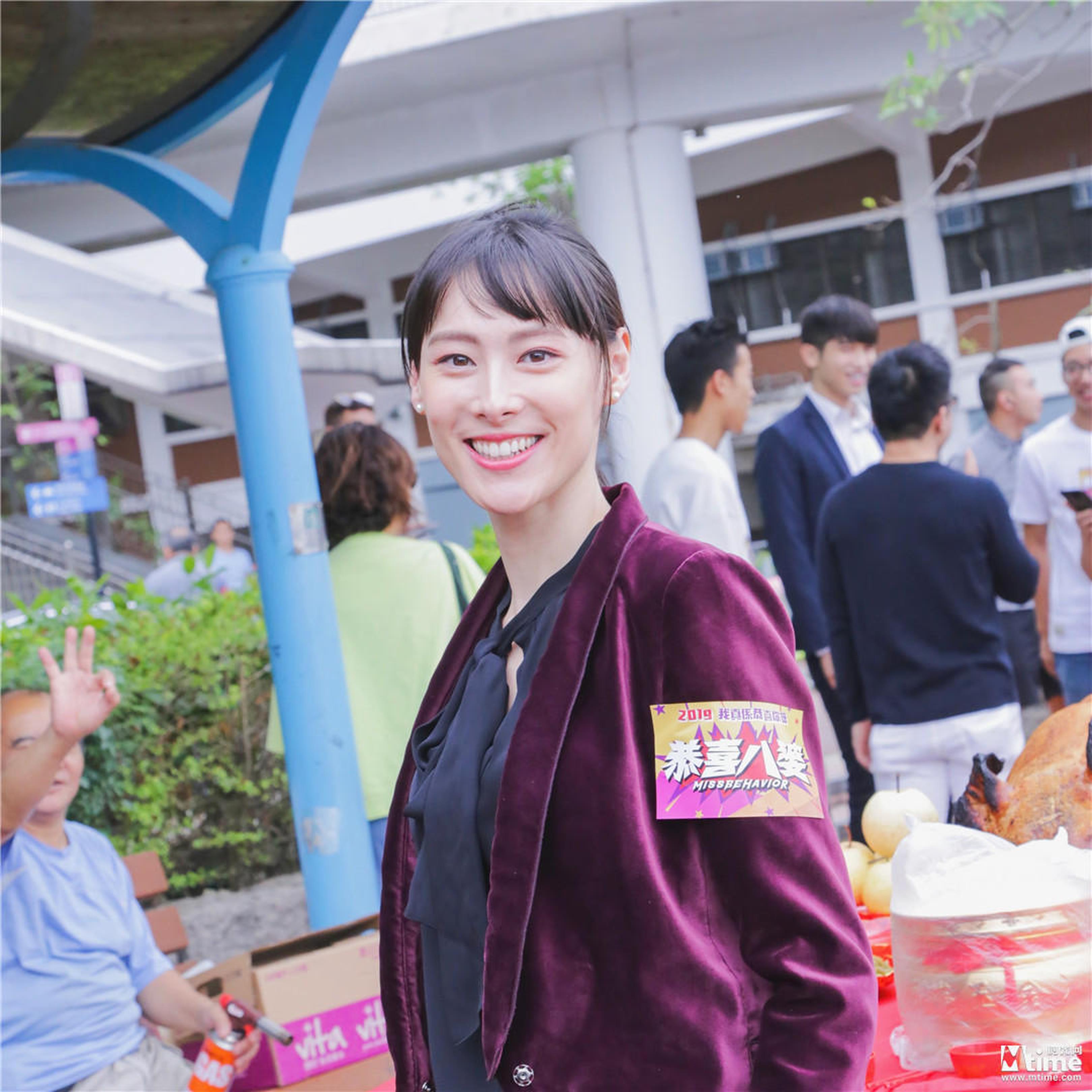梁洛施