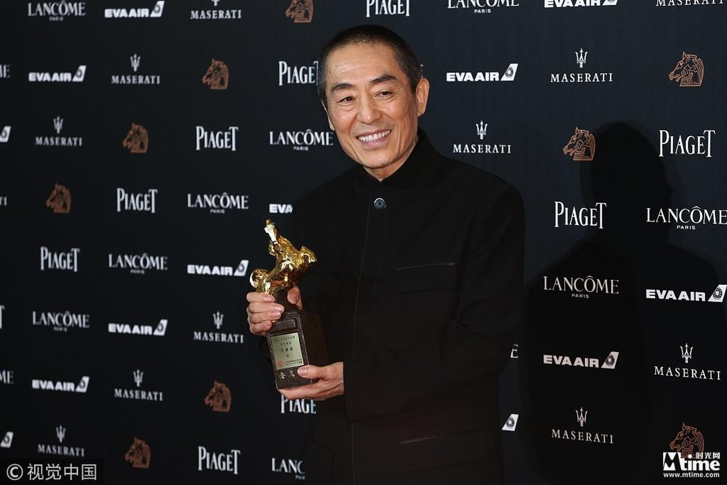 第55届金马奖，张艺谋凭借《影》荣获最佳导演奖