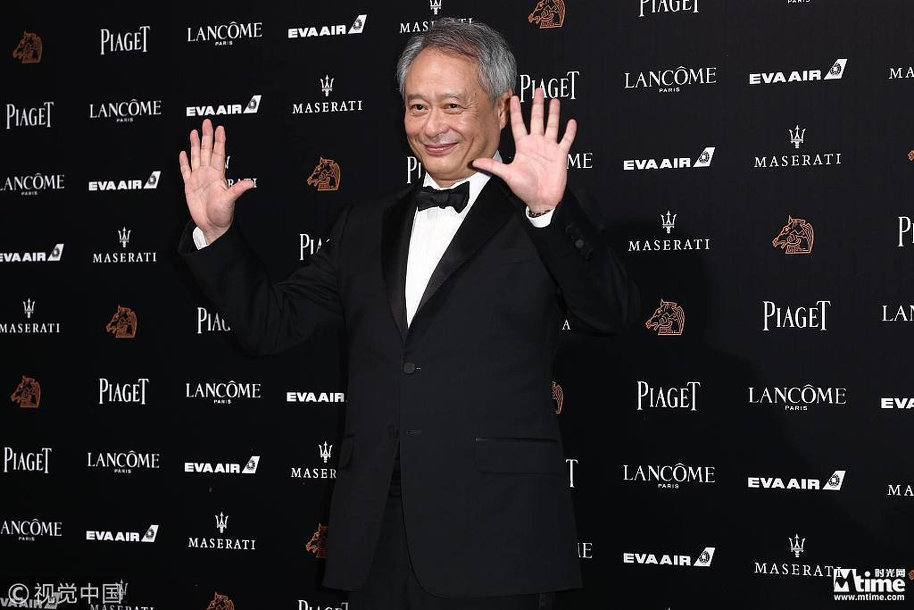 李安亮相红毯