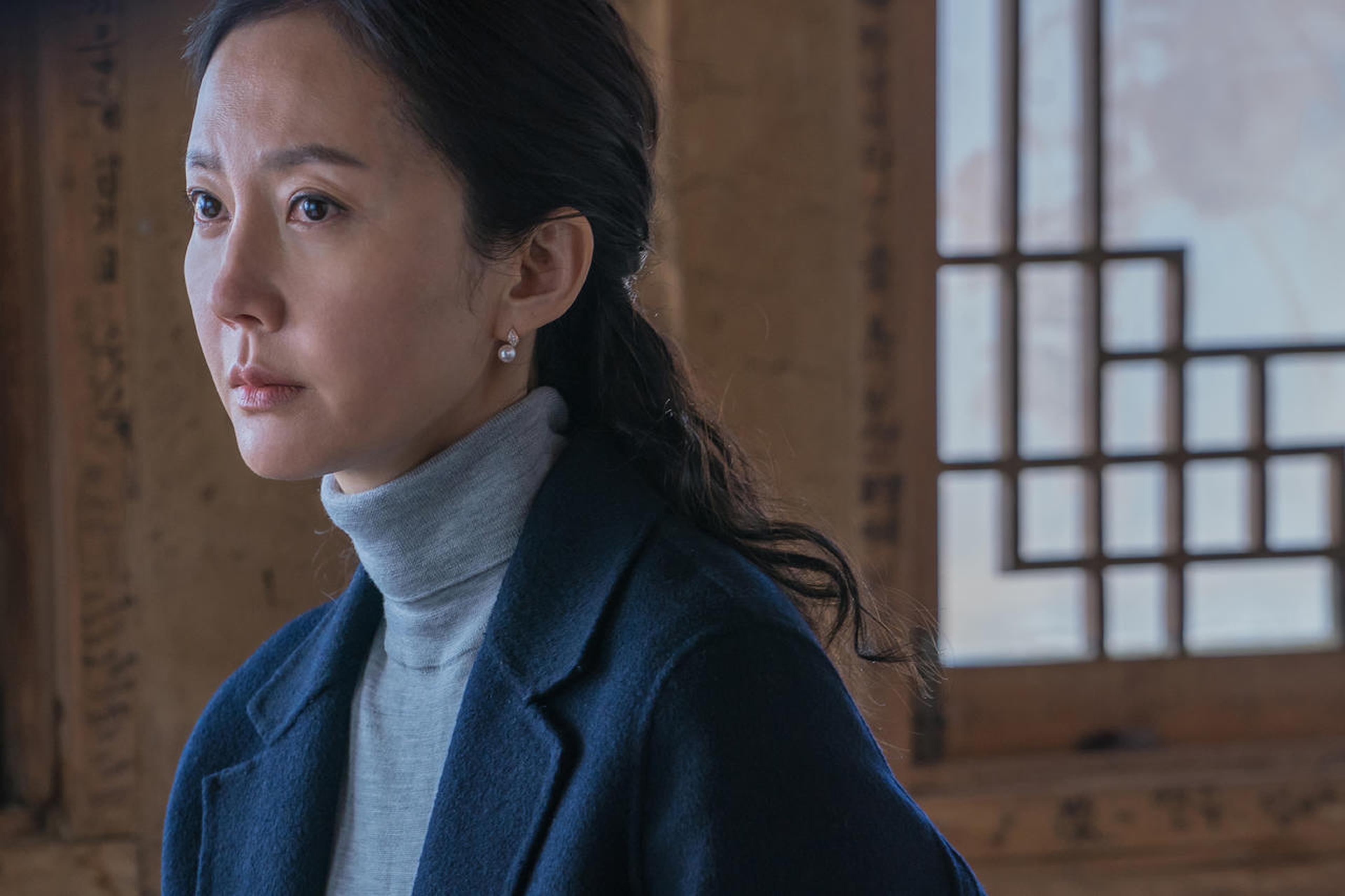 金允石在《未成年》中与廉晶雅搭档夫妻