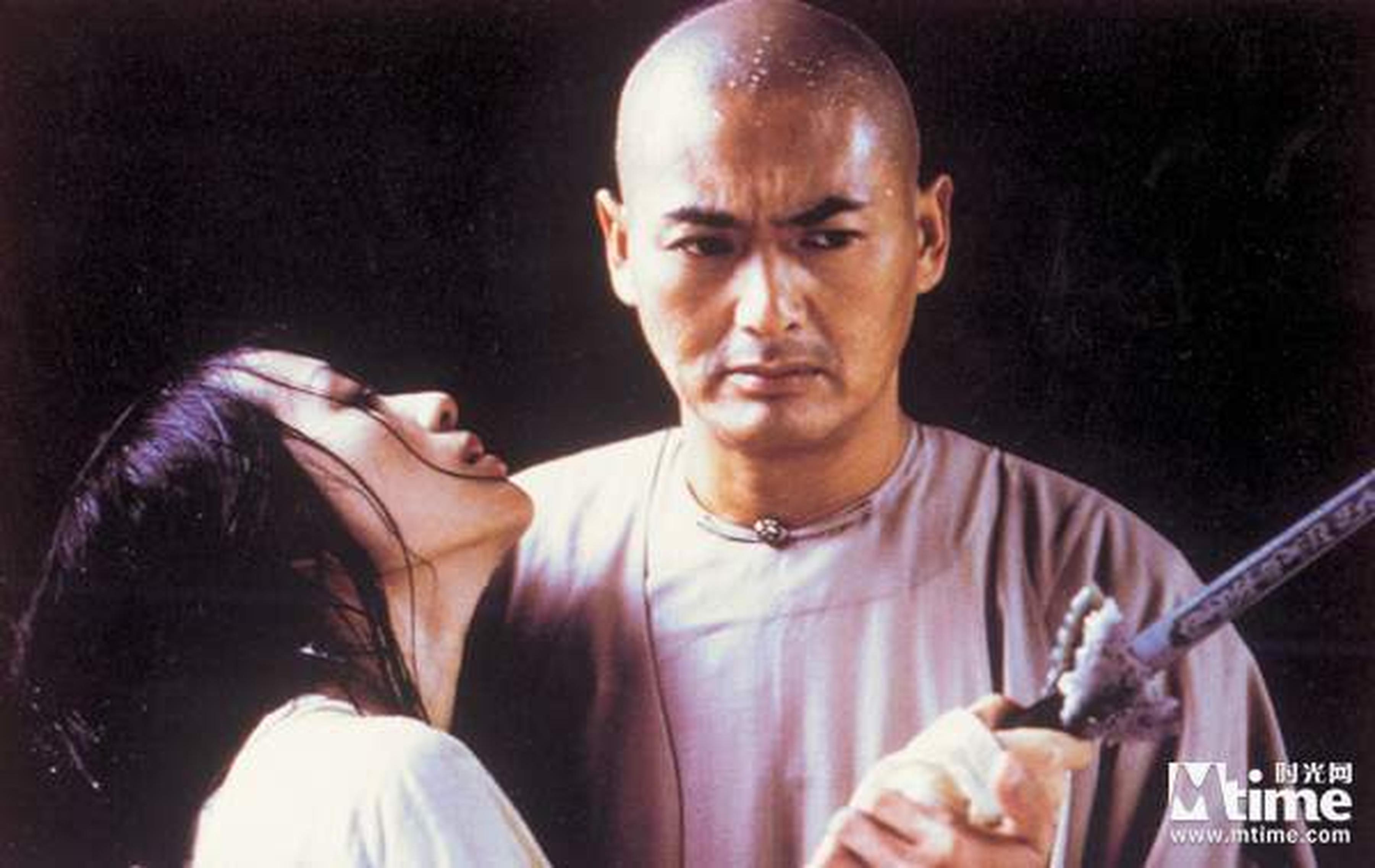 《卧虎藏龙》李慕白：“江湖里卧虎藏龙，人心何尝不是？刀剑里藏凶，人情又何尝不是？”看透了江湖的李慕白，只想退出江湖，但是青冥宝剑和玉娇龙注定是他人生的劫数。