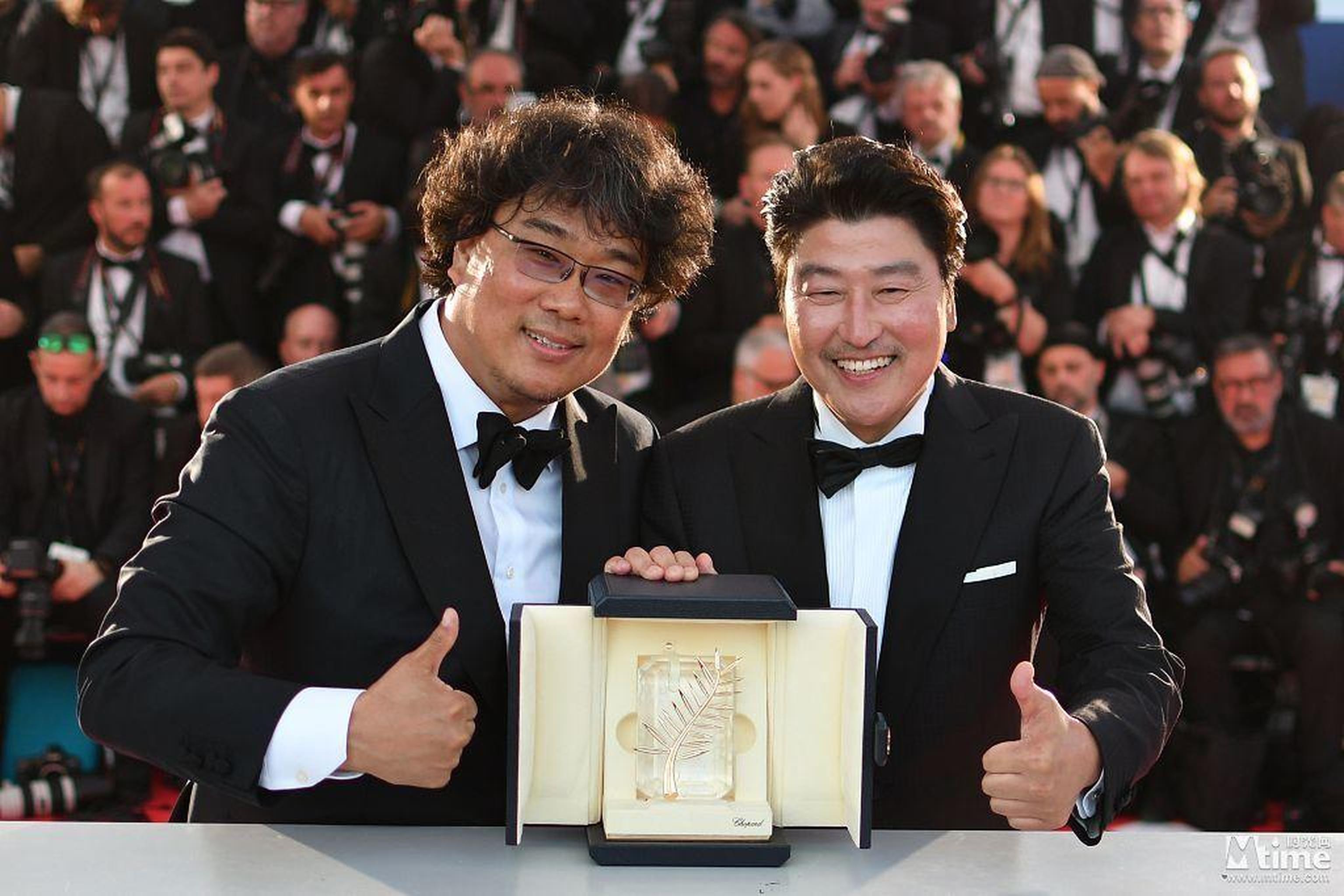 《寄生虫》导演奉俊昊和主角宋康昊