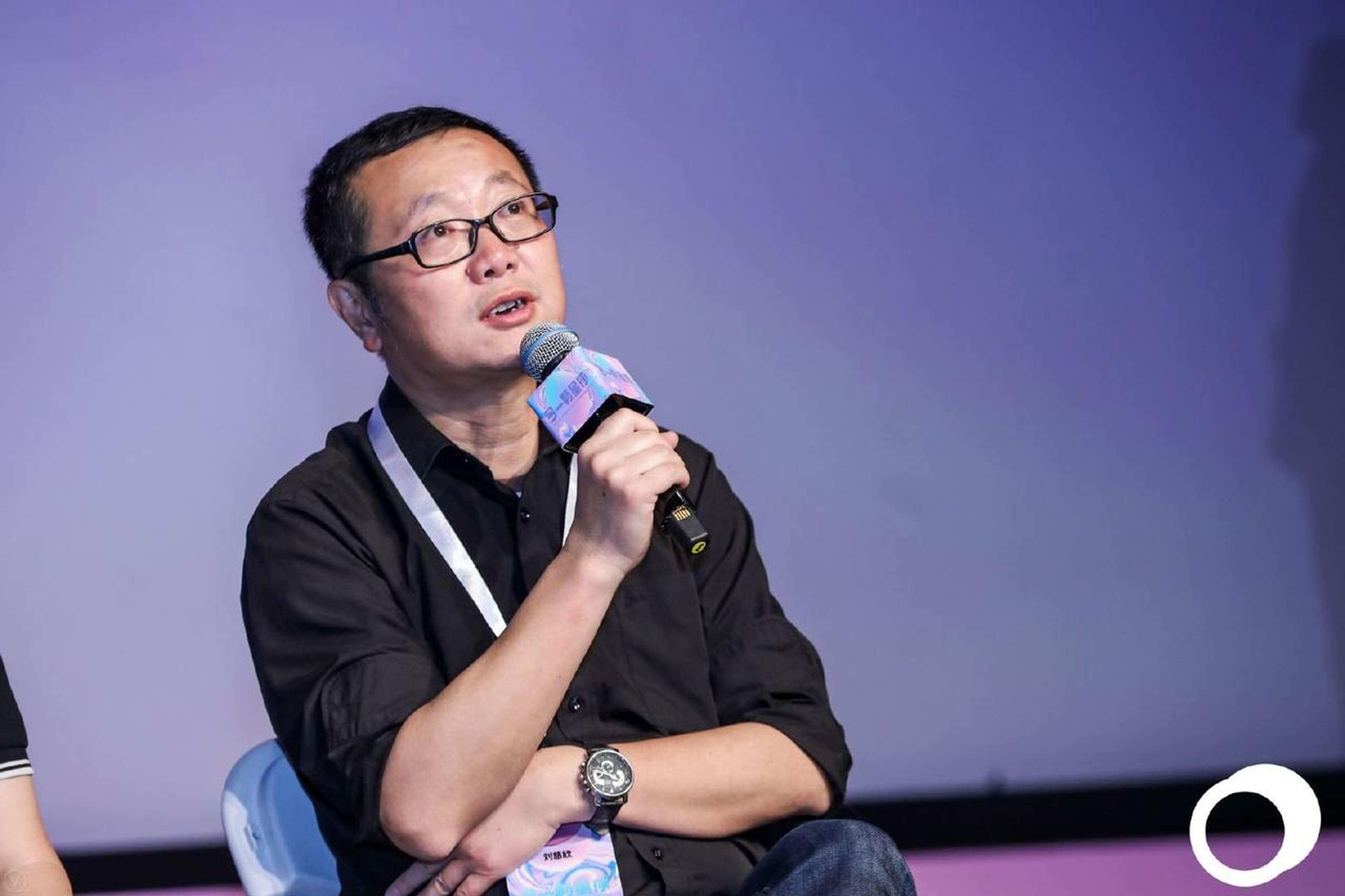 刘慈欣现身论坛活动