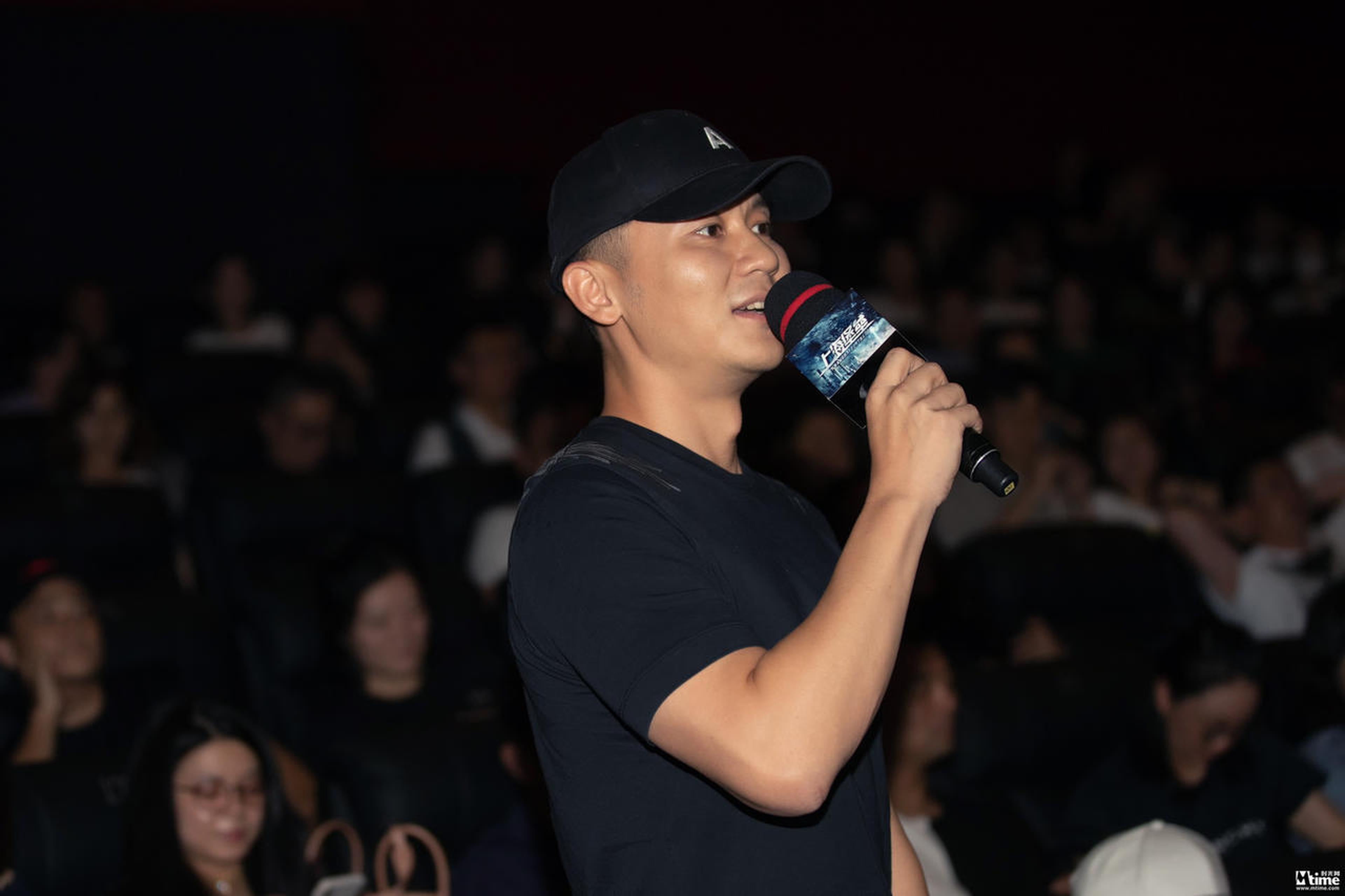 李晨