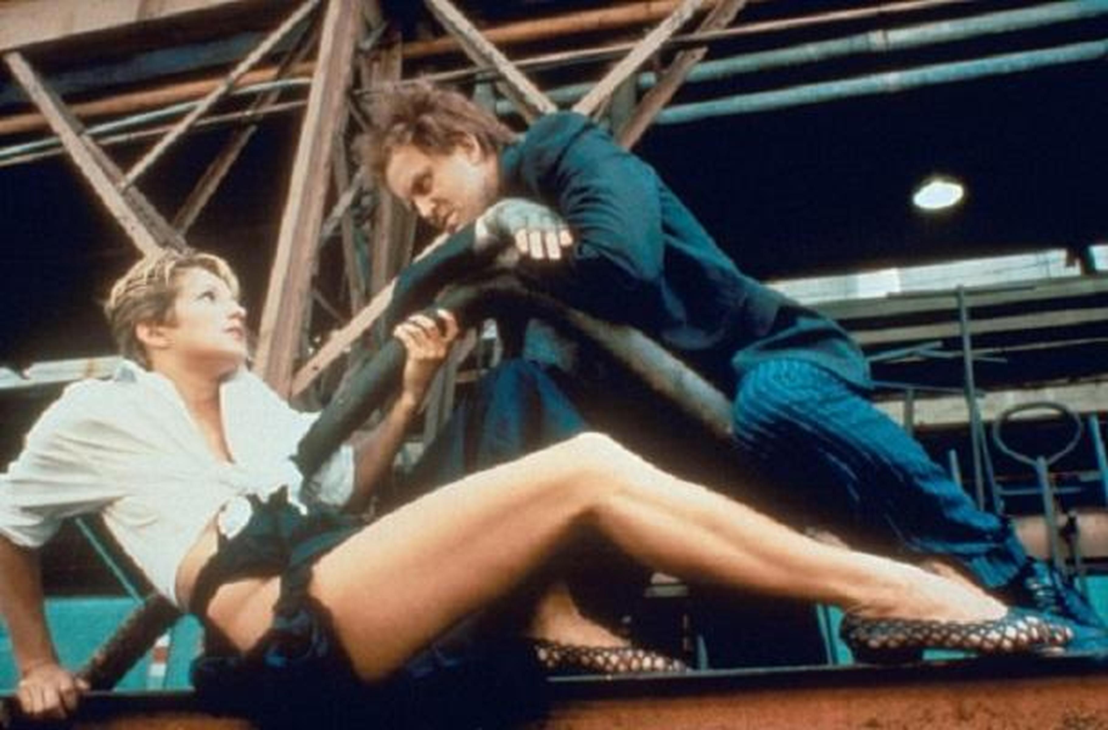 第90名:《天生爱神》1984 推荐理由:本片由Earl Mac Rauch原创剧本,W.D•里克特担当导演,讲述了一个名叫崩赞的年轻人拯救地球的冒险故事。凯文·史密斯和韦斯·安德森还是这部电影的超级粉丝,同时在18年上映的《头号玩家》中也提到了这部电影。
