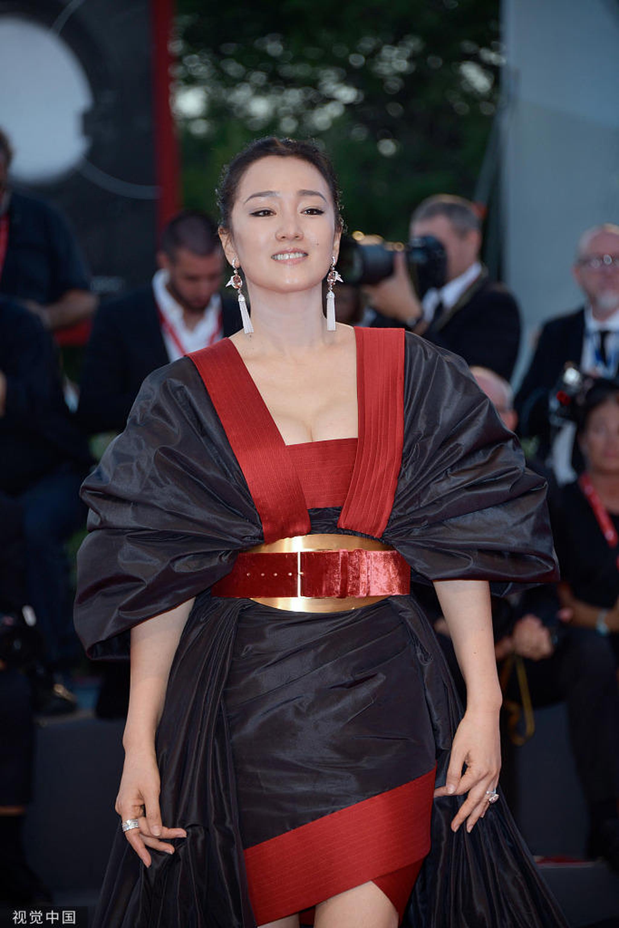 《兰心大剧院》主演巩俐，女王范儿