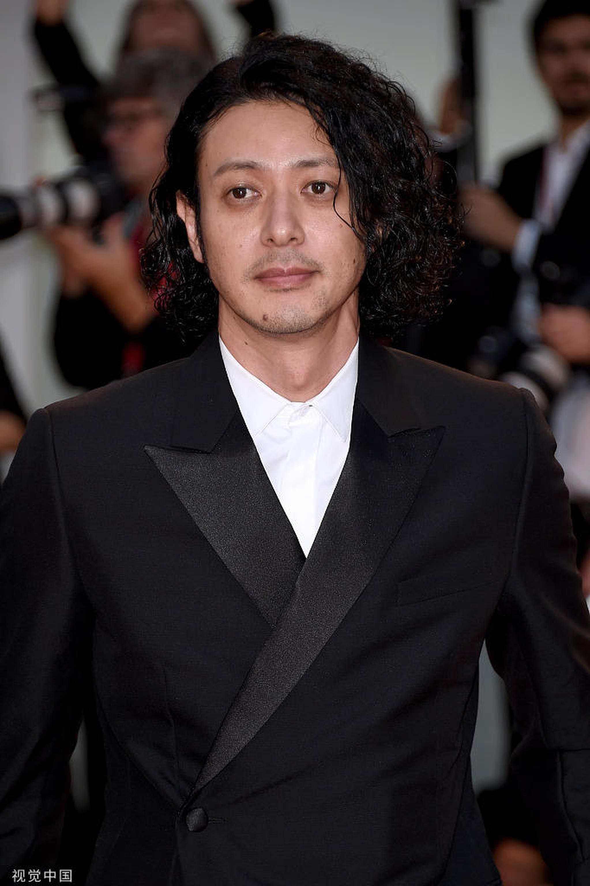 《兰心大剧院》主演小田切让
