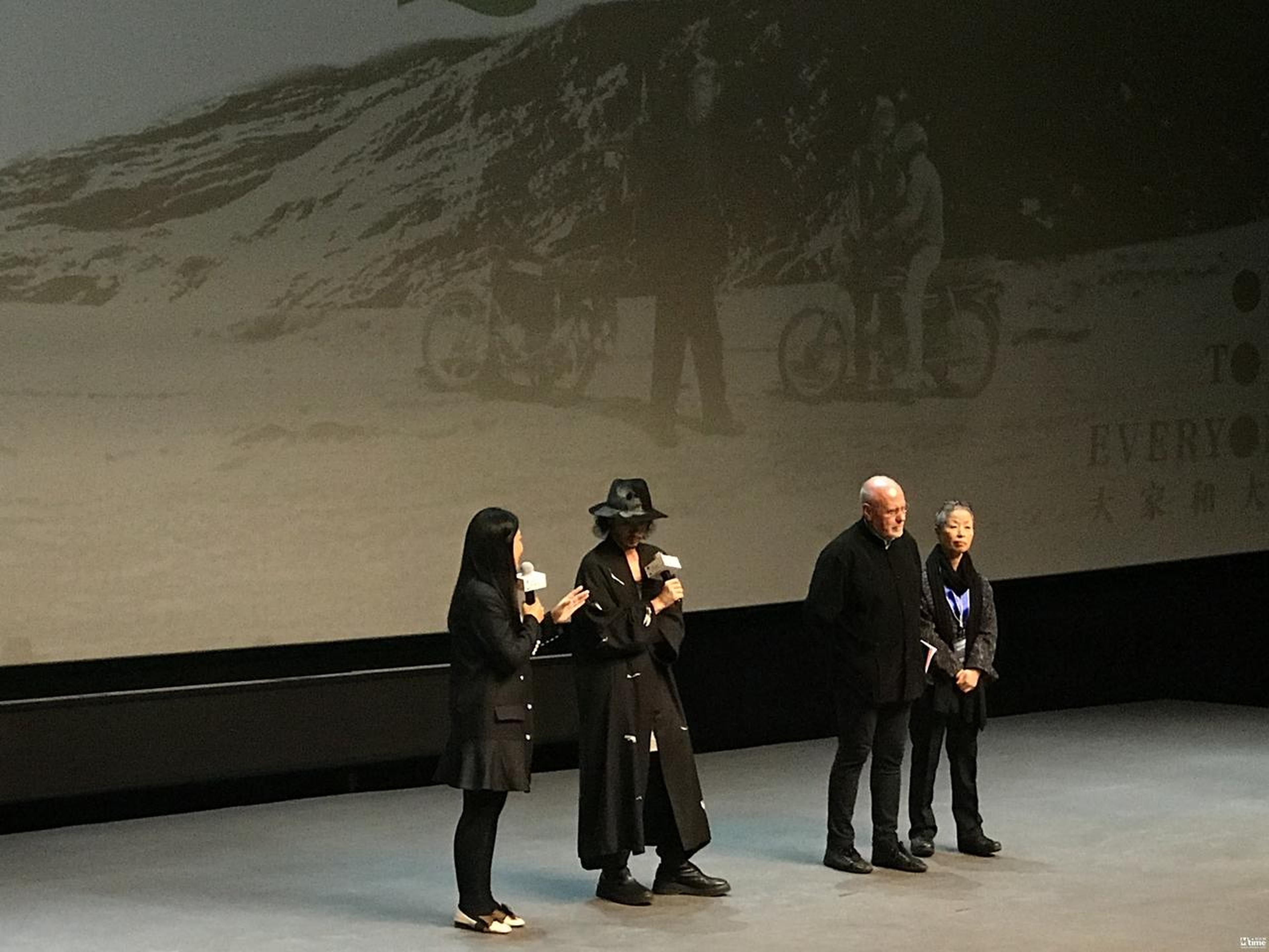 首映映后交流