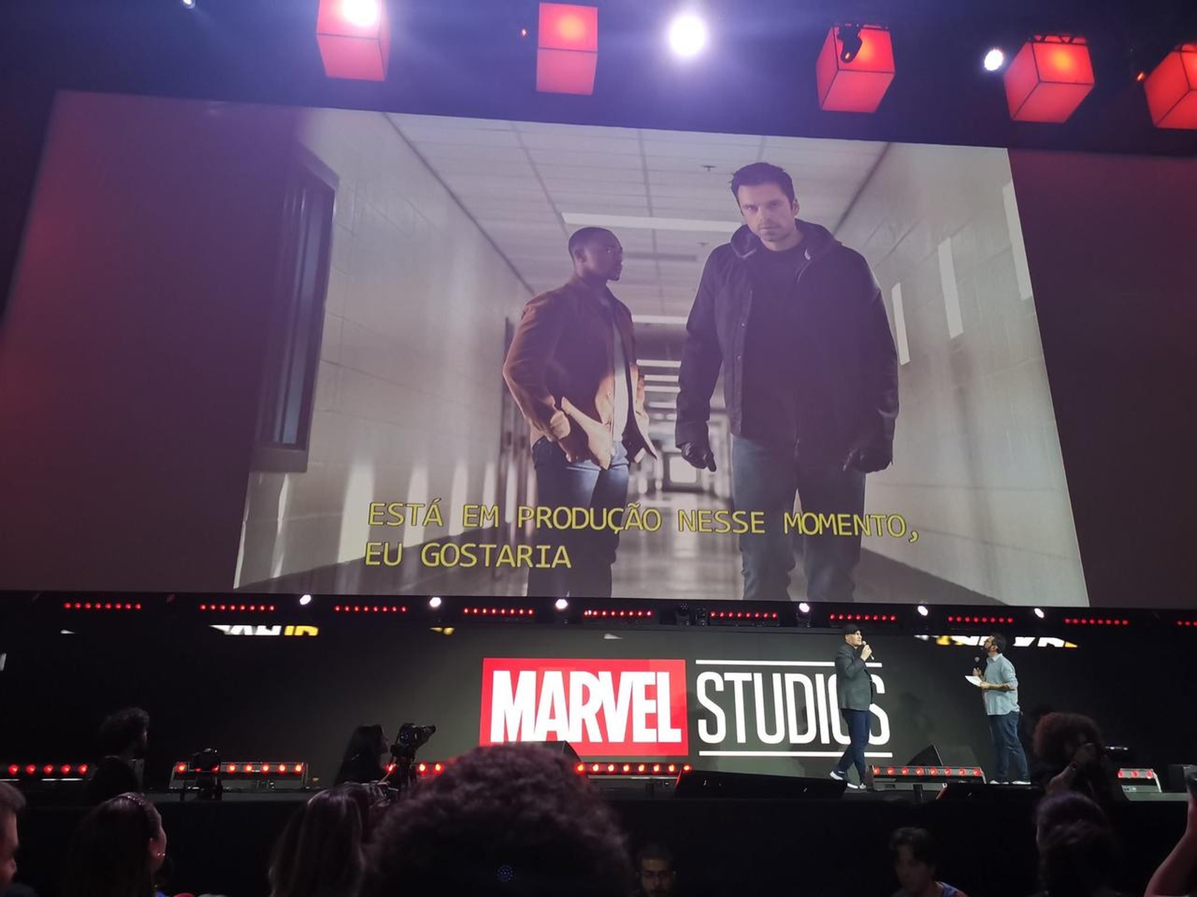 明年秋季登陆Disney+的漫威新剧《猎鹰与冬兵》在巴西漫展现场曝光多张剧照