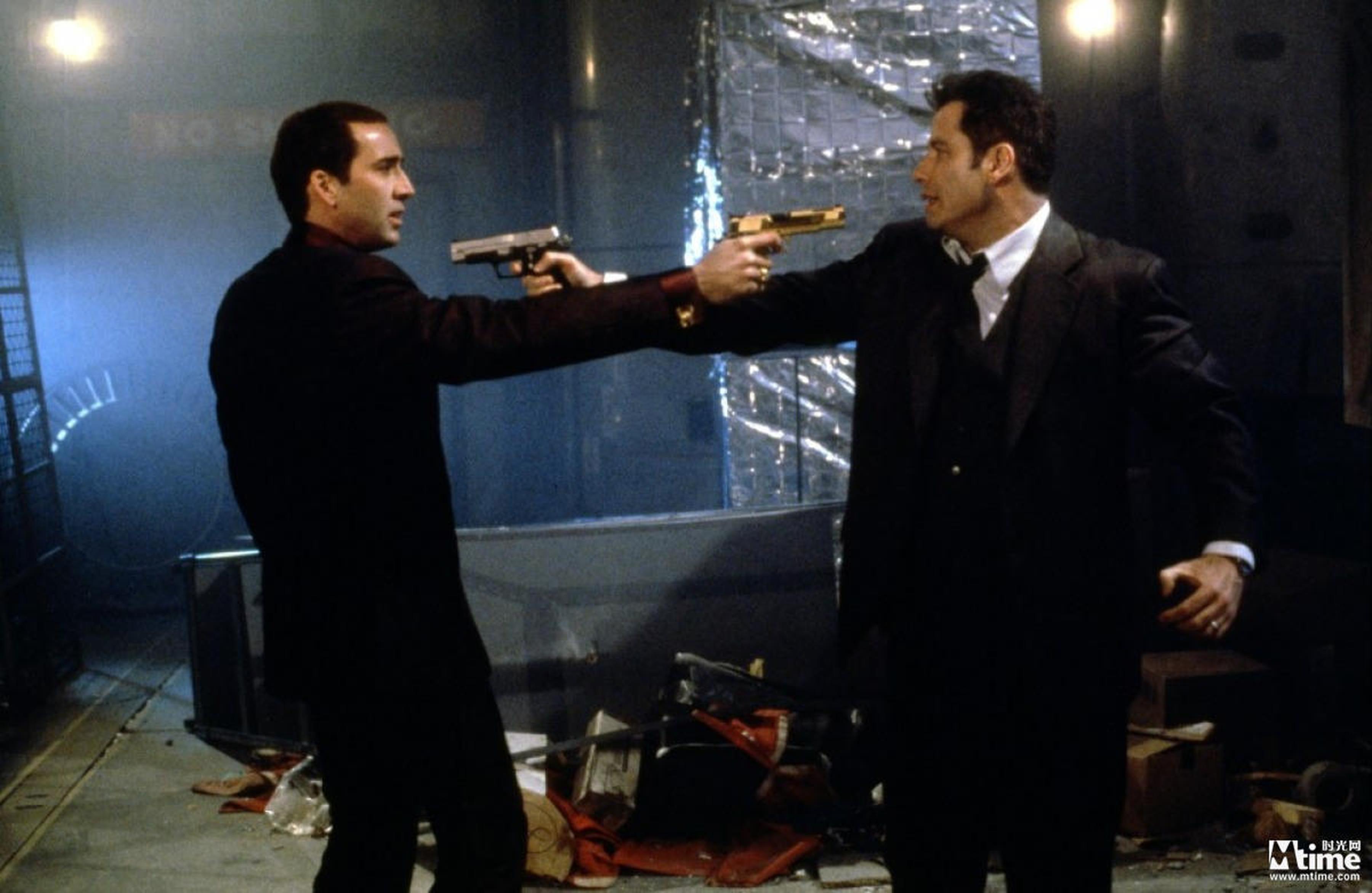 12.《变脸》(1997)导演:吴宇森主演:约翰·特拉沃尔塔、尼古拉斯·凯奇吴宇森的暴力美学,在好莱坞工业体系里的一次高水平发挥,也铸就了他自己难以逾越的高峰。