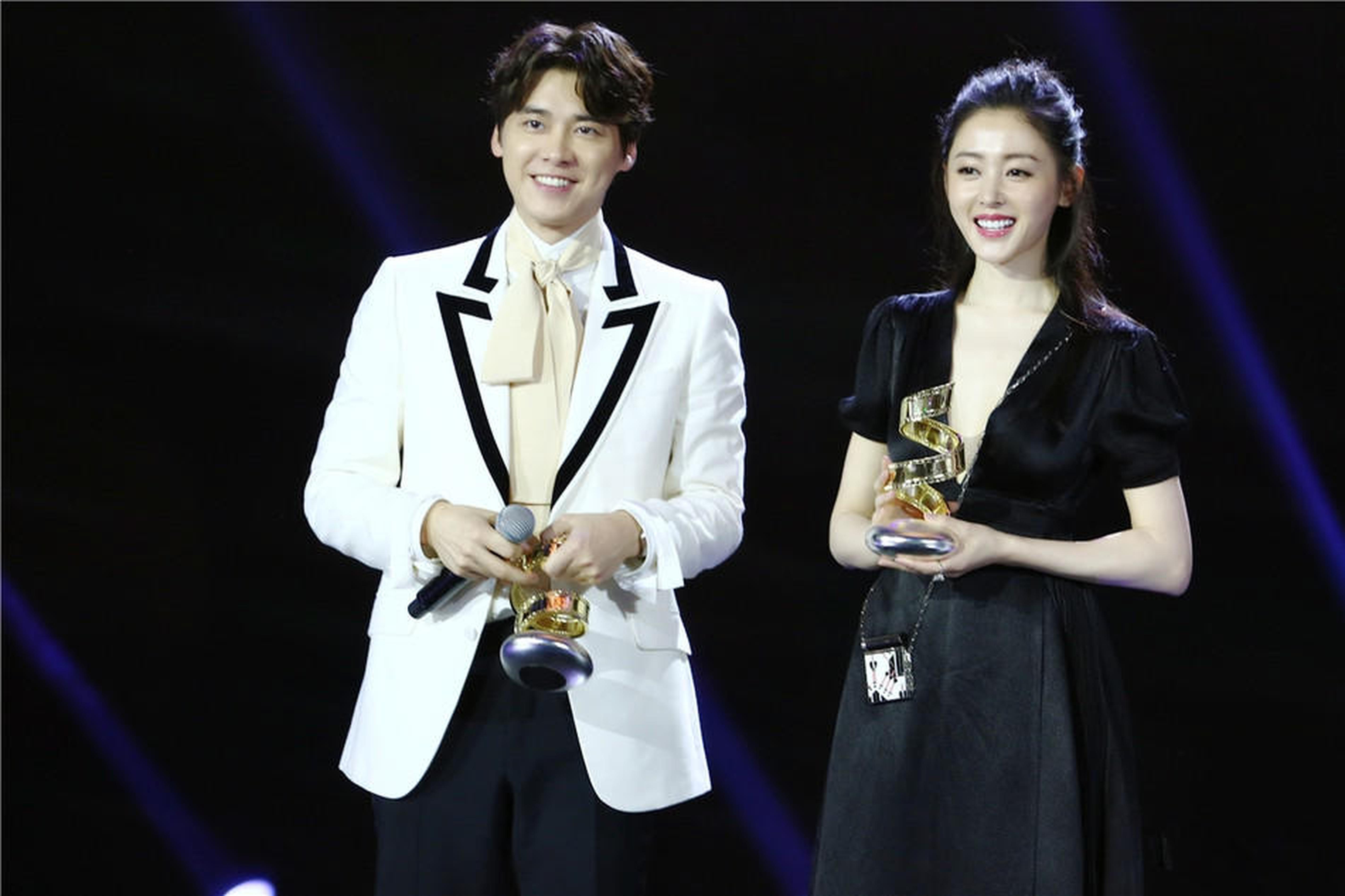李易峰、张天爱获“微博最受期待银幕男神女神”荣誉